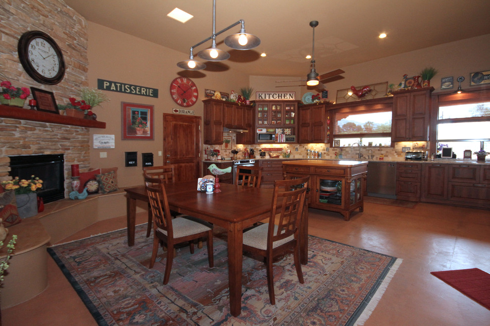 Transitional kitchen photo in Phoenix