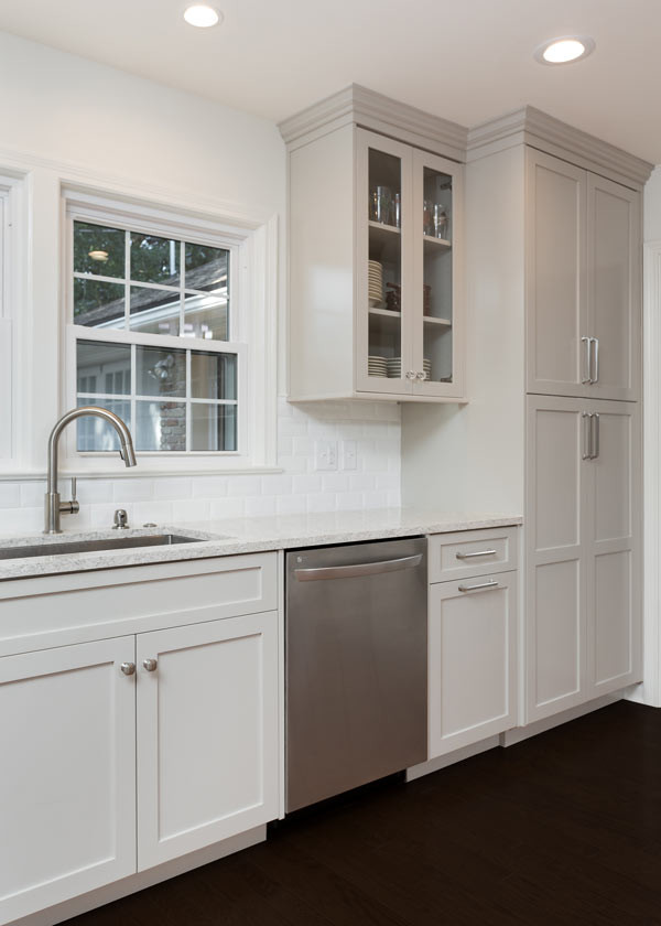 Inspiration for a large transitional l-shaped open concept kitchen remodel with shaker cabinets and a peninsula