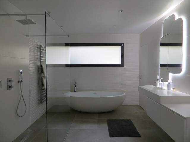 Maison d'architecte en Essonne modern-badrum