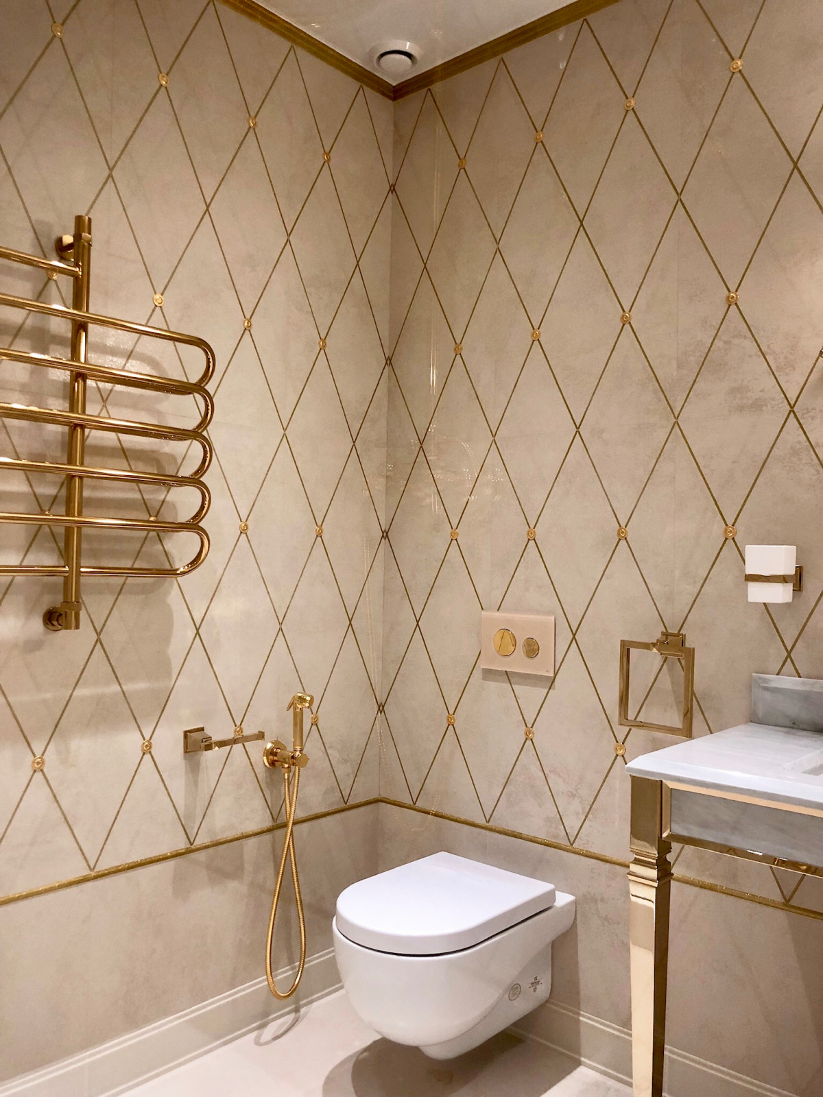 КВАРТИРА НА МОЖАЙКЕ