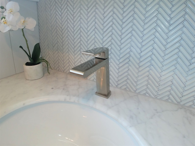 Middle Park modern-bathroom