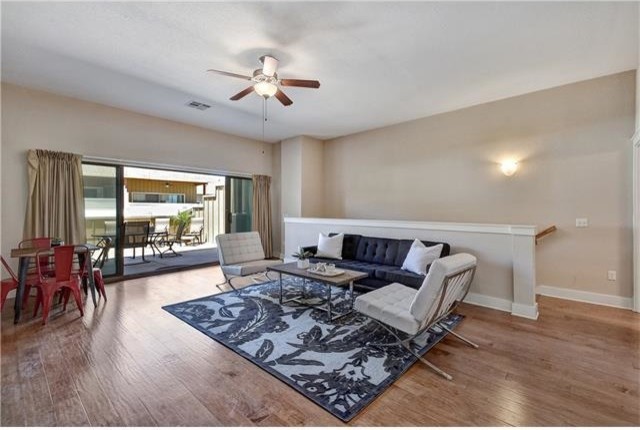 Example of a transitional home design design in Austin