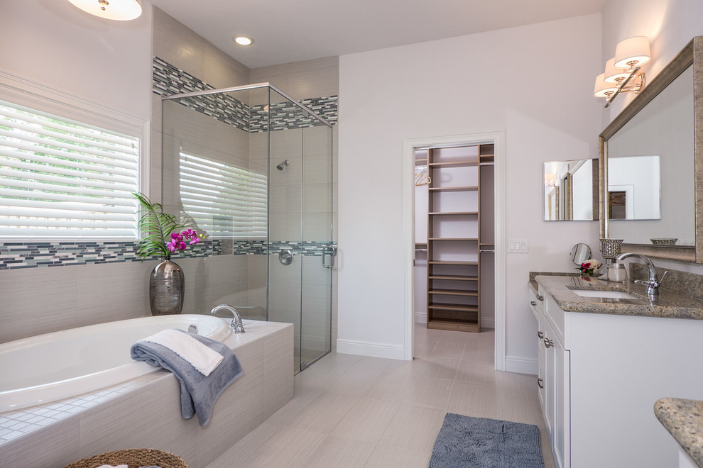 This is an example of a contemporary bathroom in Jacksonville.