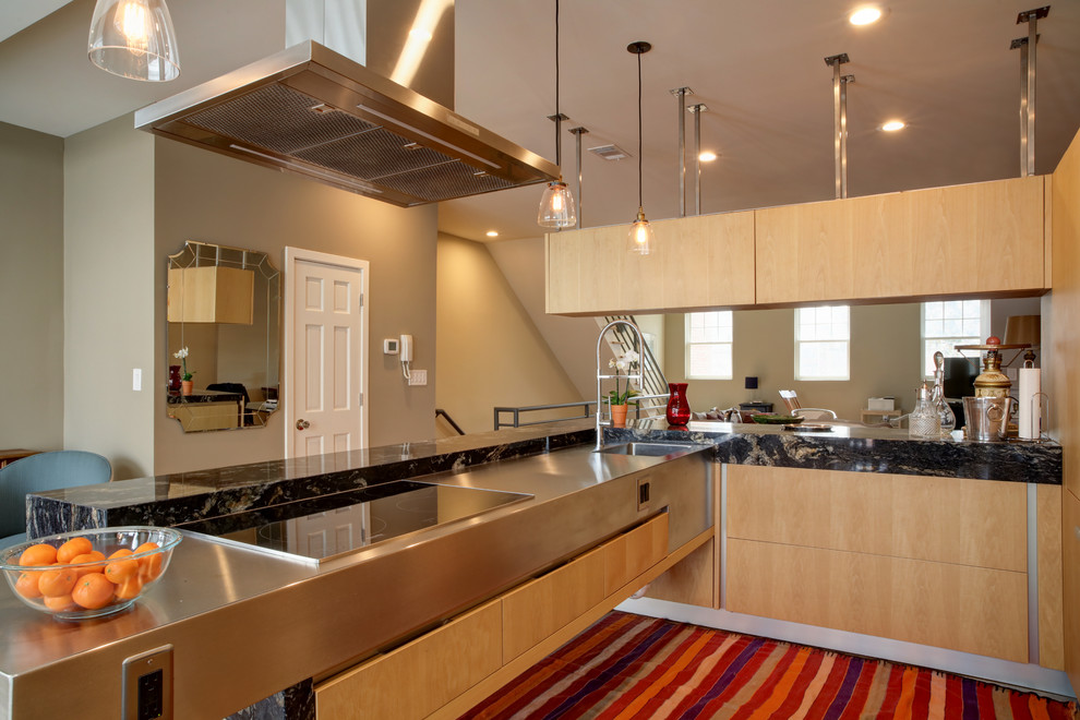 Kitchen - transitional kitchen idea in Baltimore