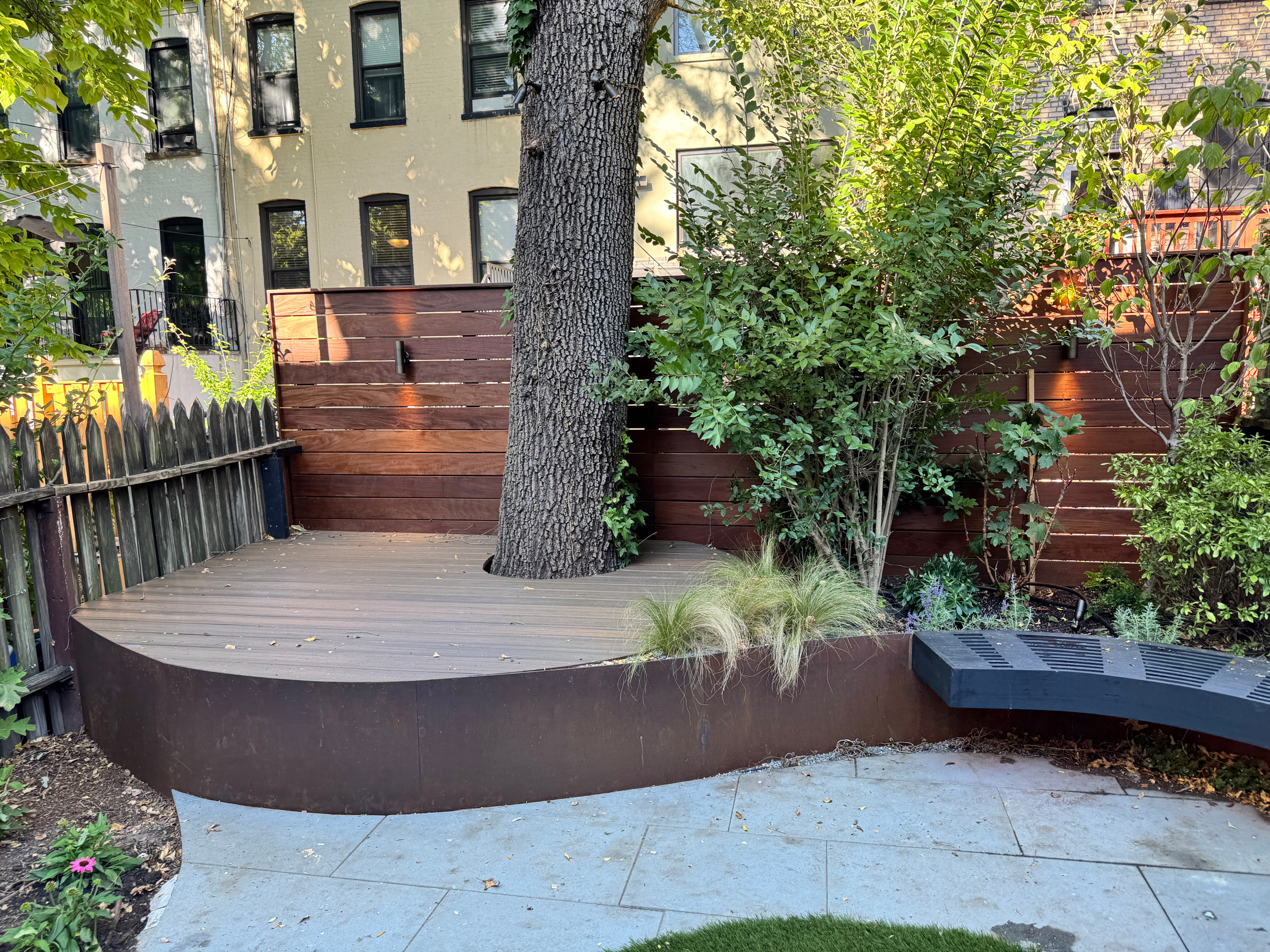 Park Slope curvy garden