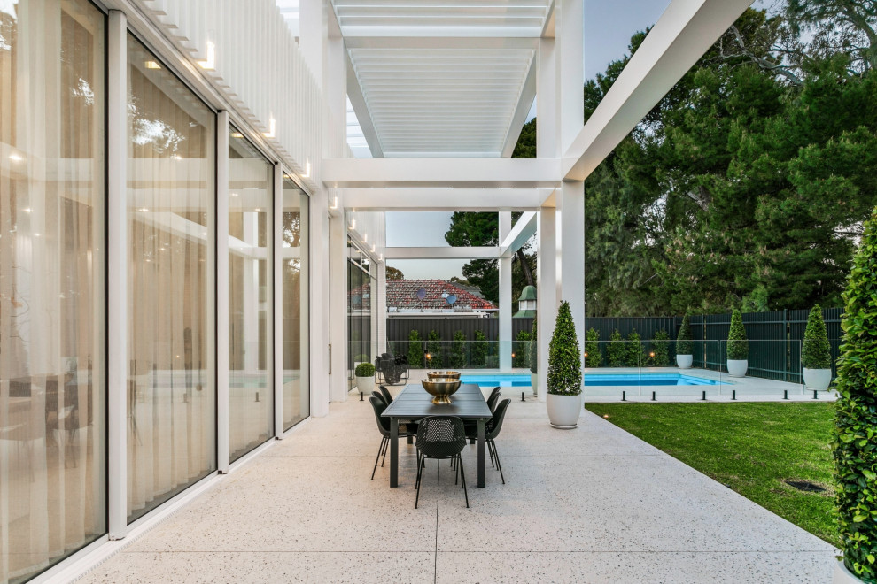 Contemporary patio in Adelaide.