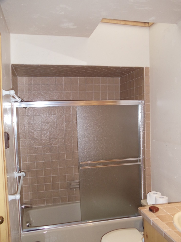 big hat road before guest bath