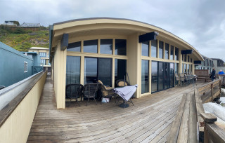 Houzz Tour: Oceanfront Makeover With Breezy, Beachy Style (41 photos)