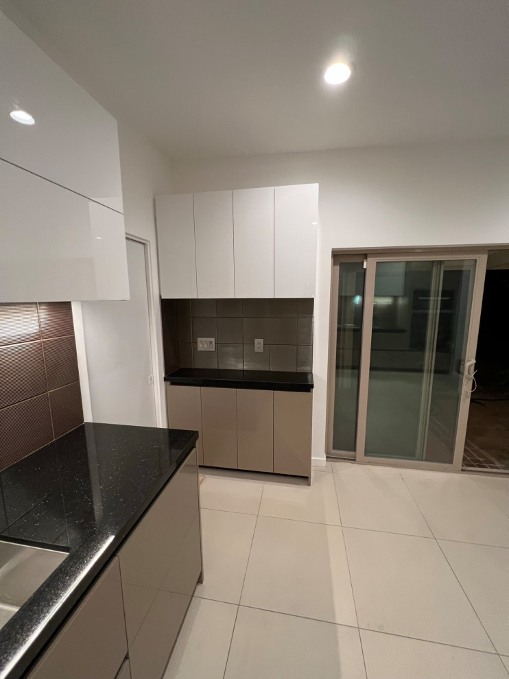 Kitchen - modern kitchen idea