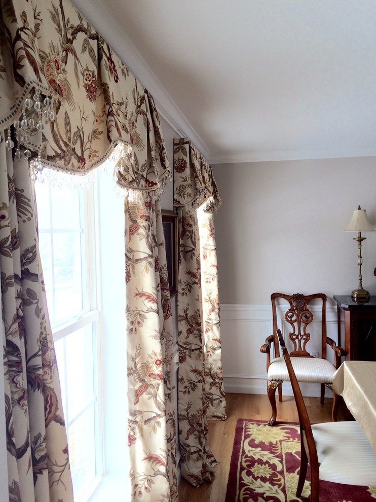 Home design - transitional home design idea in Phoenix