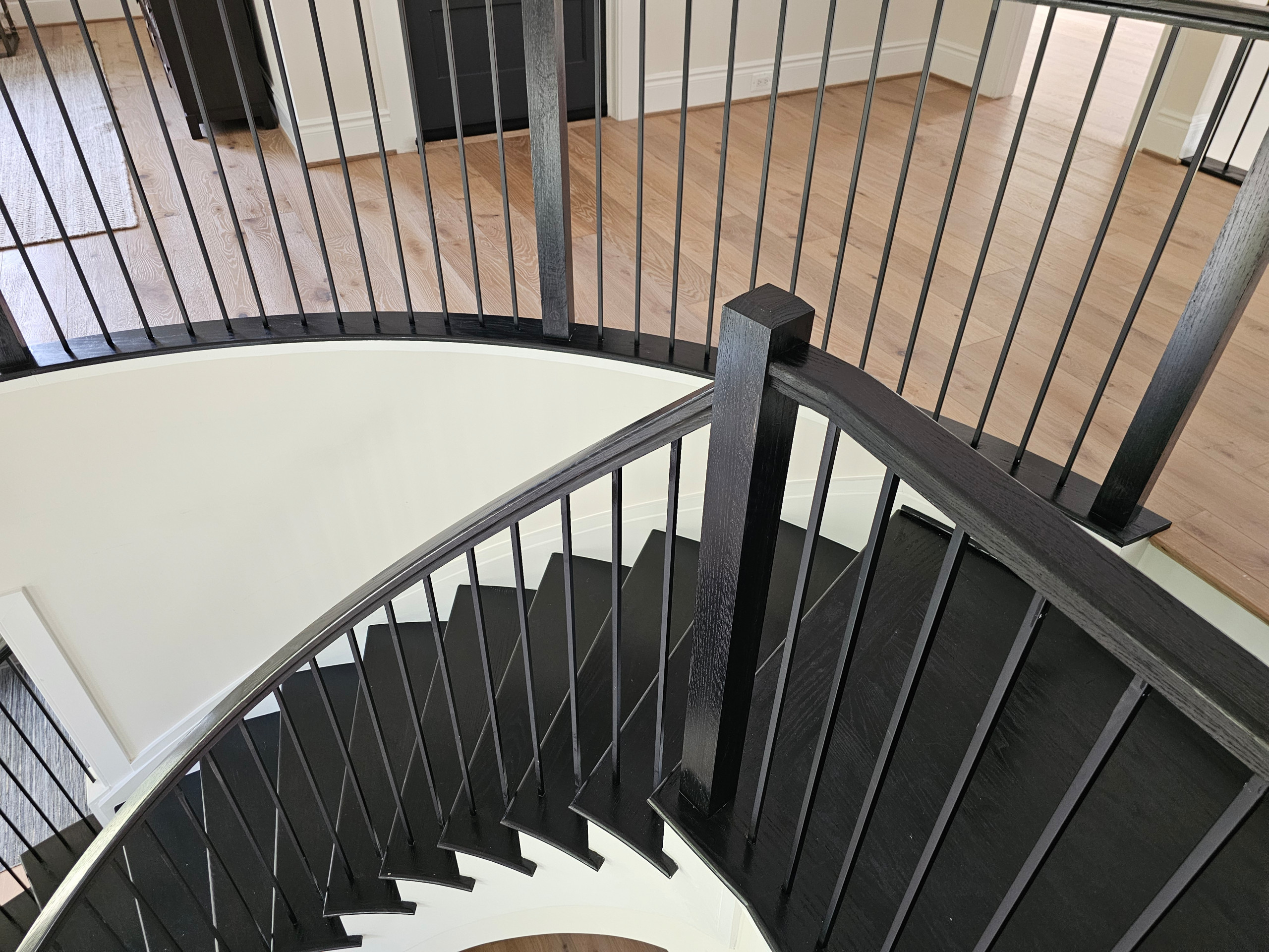 Elegant Curve Elevates Modern Design, Mclean, VA 22101