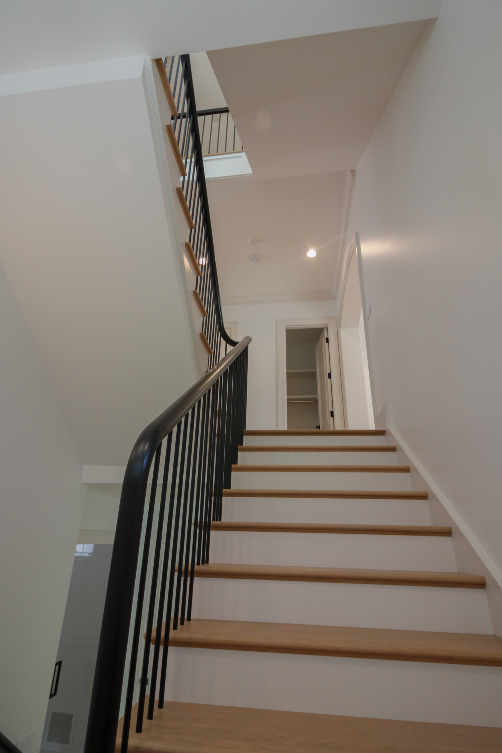 88_Clean & Modern Staircase, Arlington VA 22207