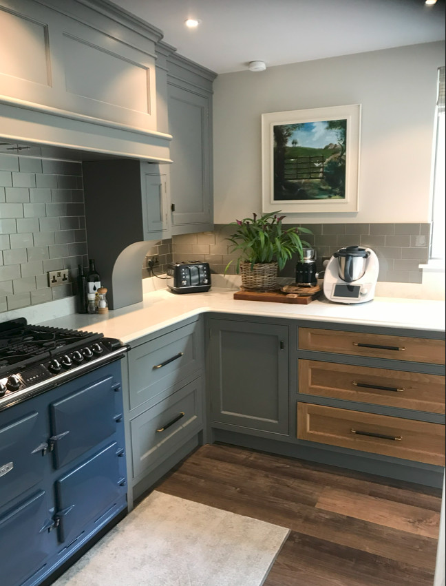 TRADITIONAL COUNTRY HOME KITCHEN