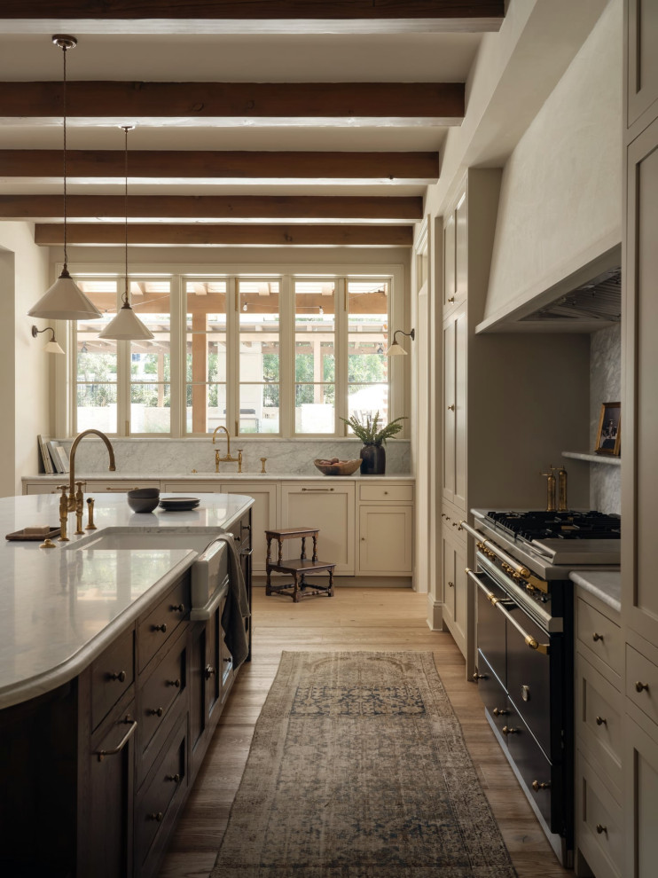 Example of a transitional kitchen design in Austin