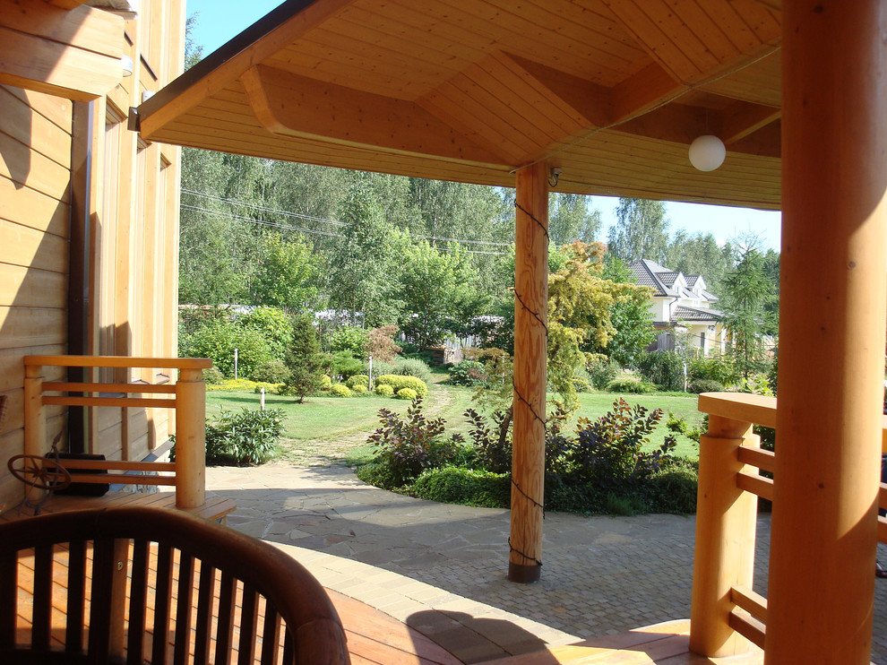 Частный жилой дом с бассейном