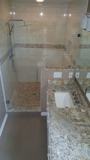 Spacious Bath klassisch-modern-badezimmer