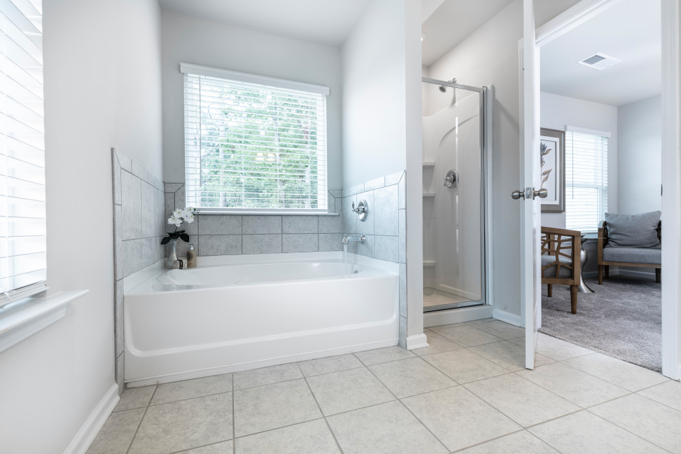 Lakeview at Stonecrest The Collection Townhomes Modern Bathroom