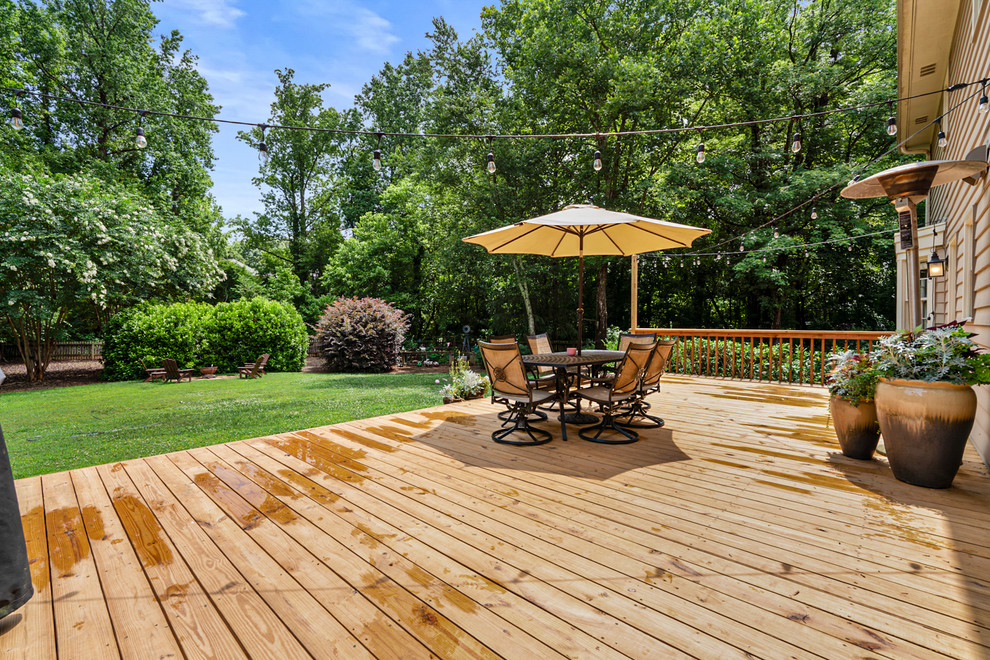 Home design - transitional home design idea in Atlanta