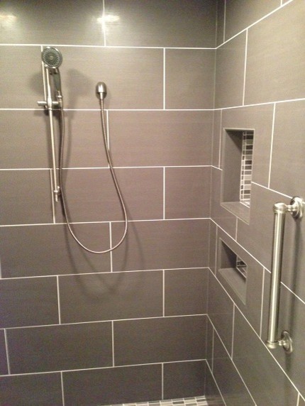 Bath 1 modern-badezimmer