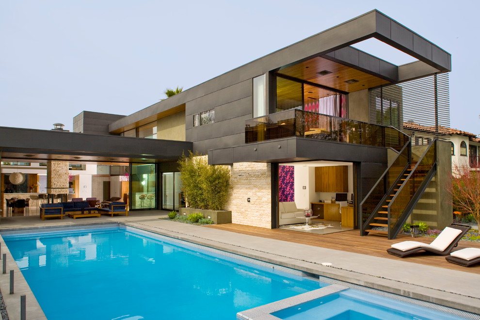 Contemporary glass exterior in Los Angeles.