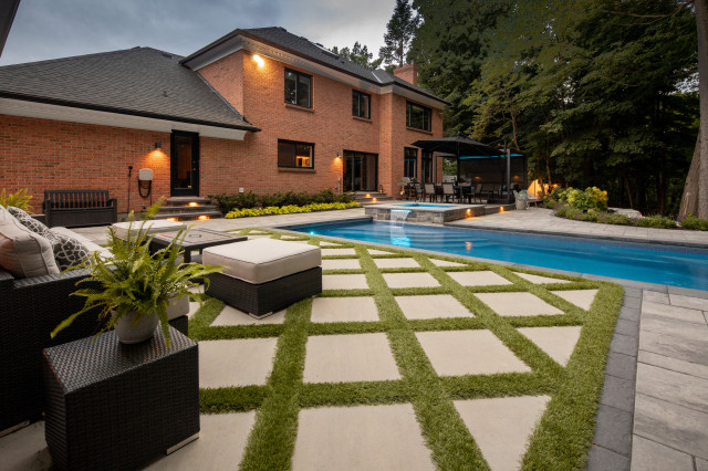 Swift swimming-pool