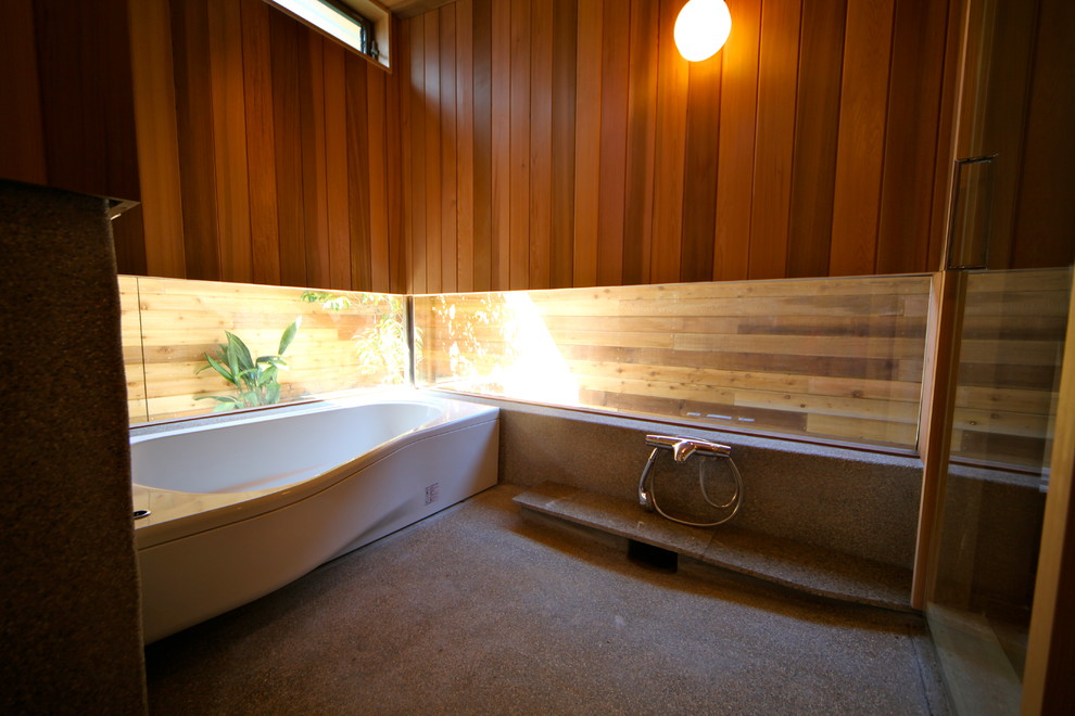 Photo of a mid-sized asian master bathroom in Other.