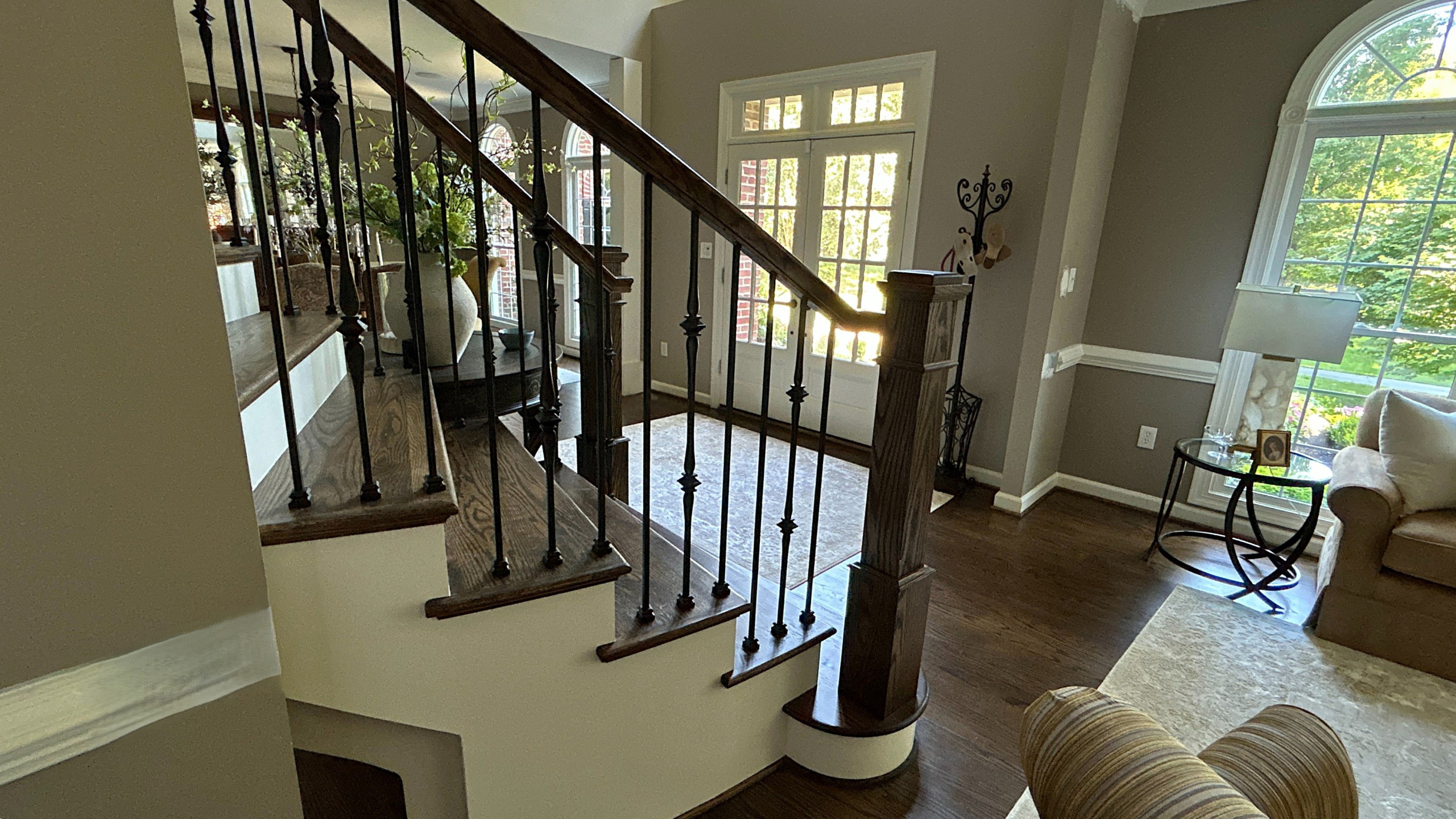 Project #157 | Traditional Curved Foyer Staircase