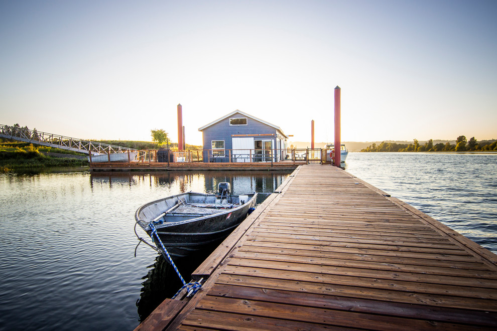 1 Dollar Boathouse