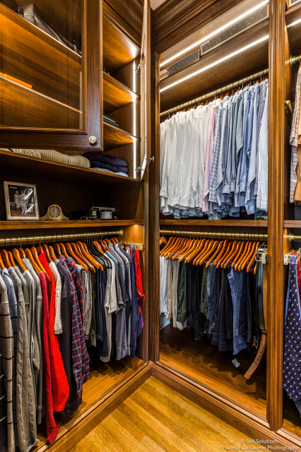 Masculine walk in closet - Traditional - Wardrobe - Montreal - by Soll ...