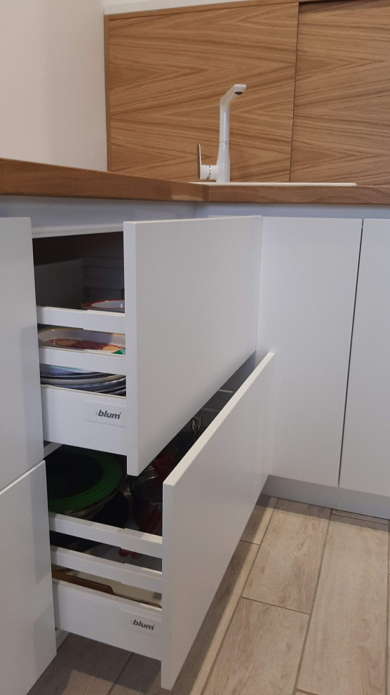 Кухня с элементами