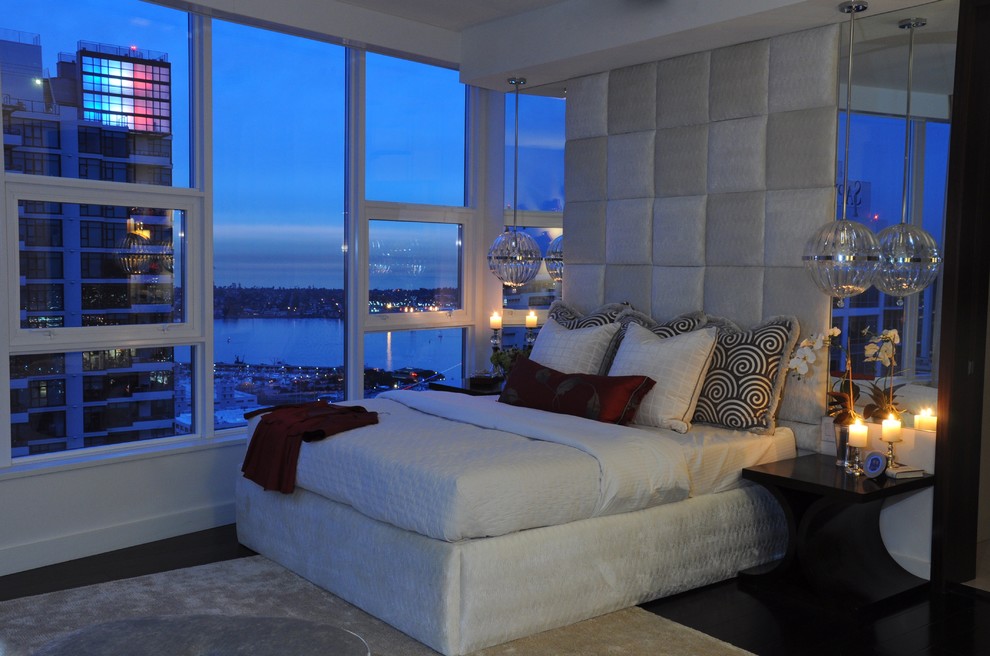 Modern bedroom in San Diego.
