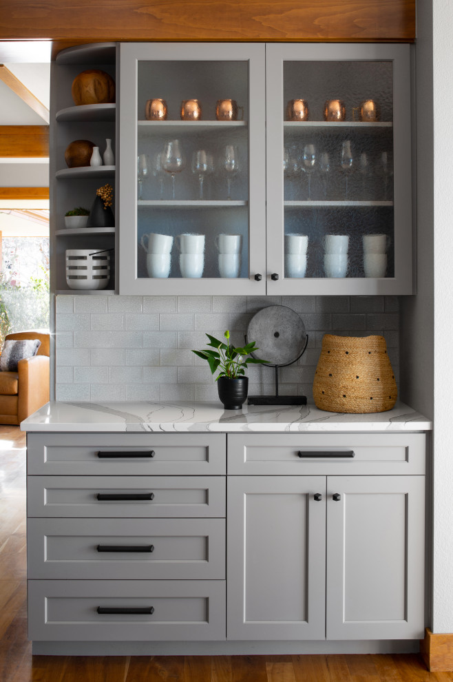 Kitchen - transitional kitchen idea in Denver