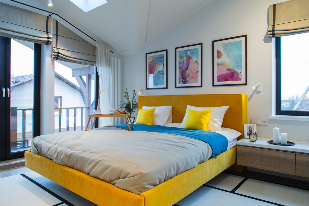 Люкс с парящей кроватью и стеклянной стеной