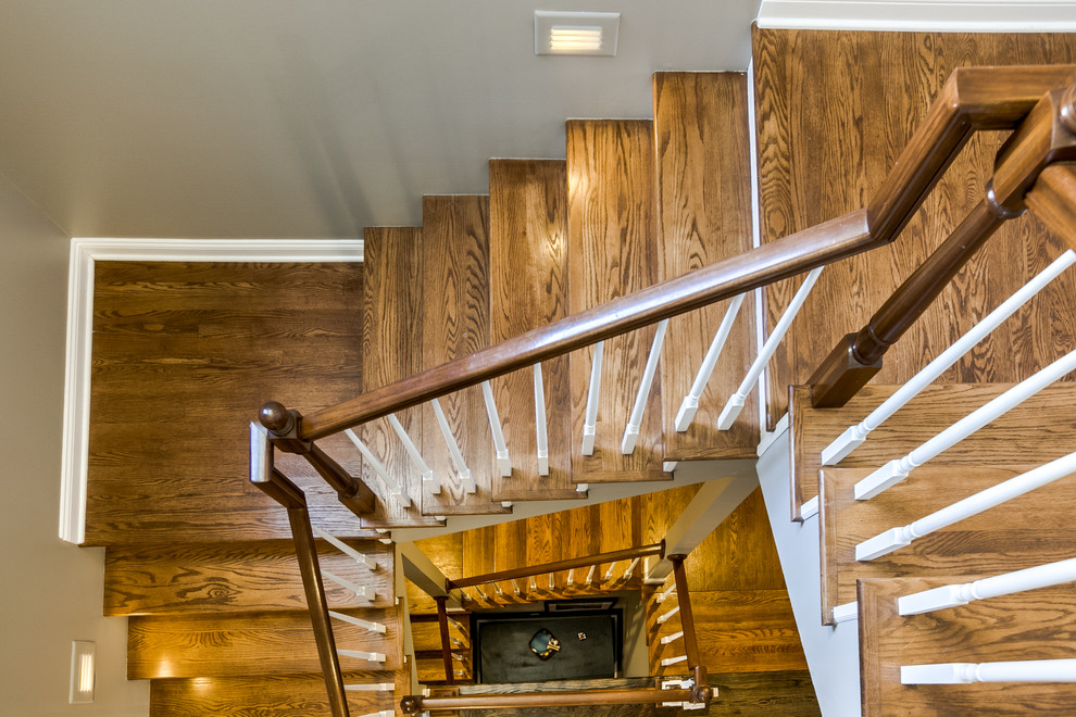 Example of a transitional staircase design in Omaha