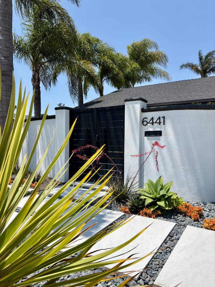 Huntington Beach Pool Lounge
