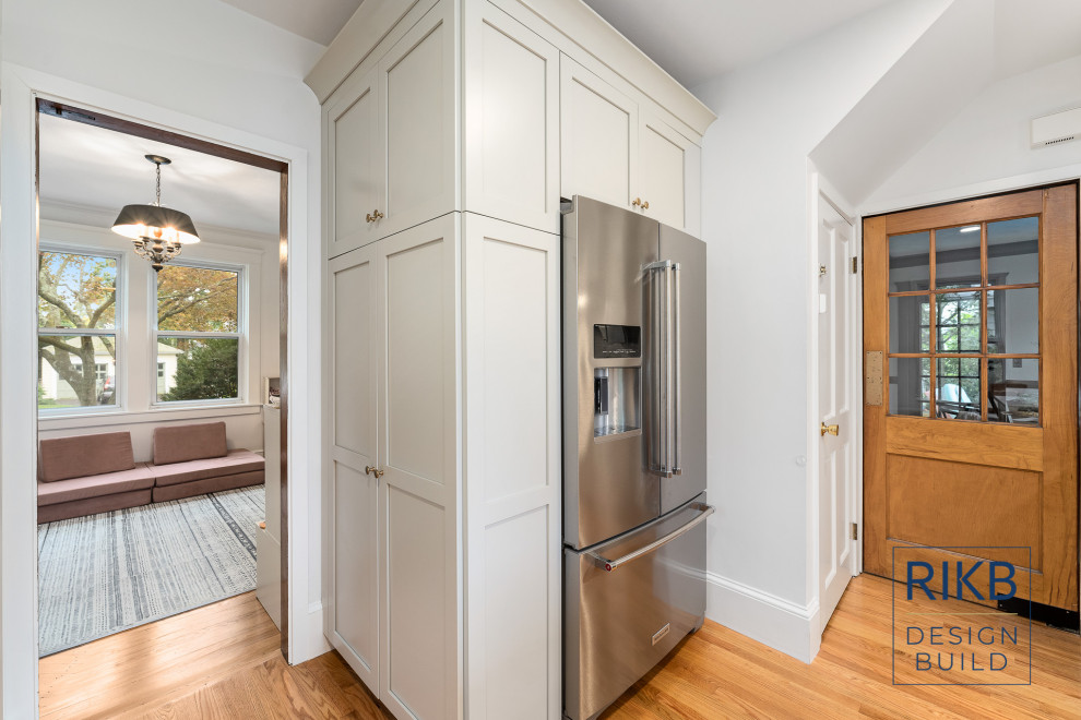 Transitional kitchen photo in Providence