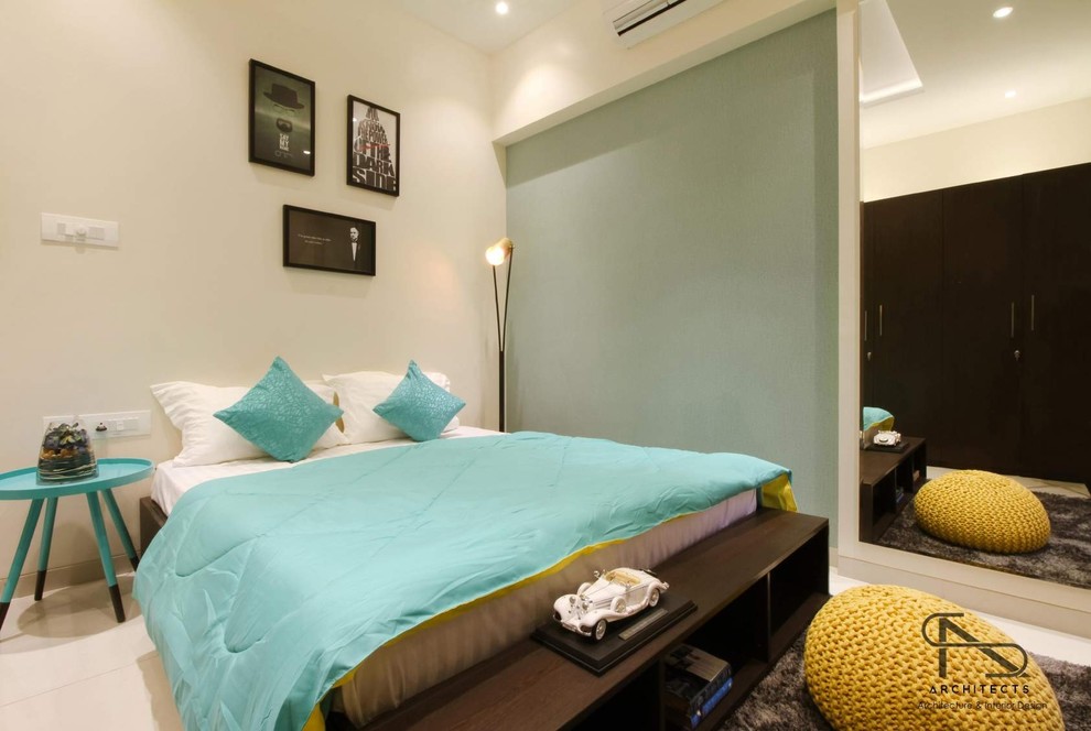This is an example of a contemporary bedroom in Mumbai.