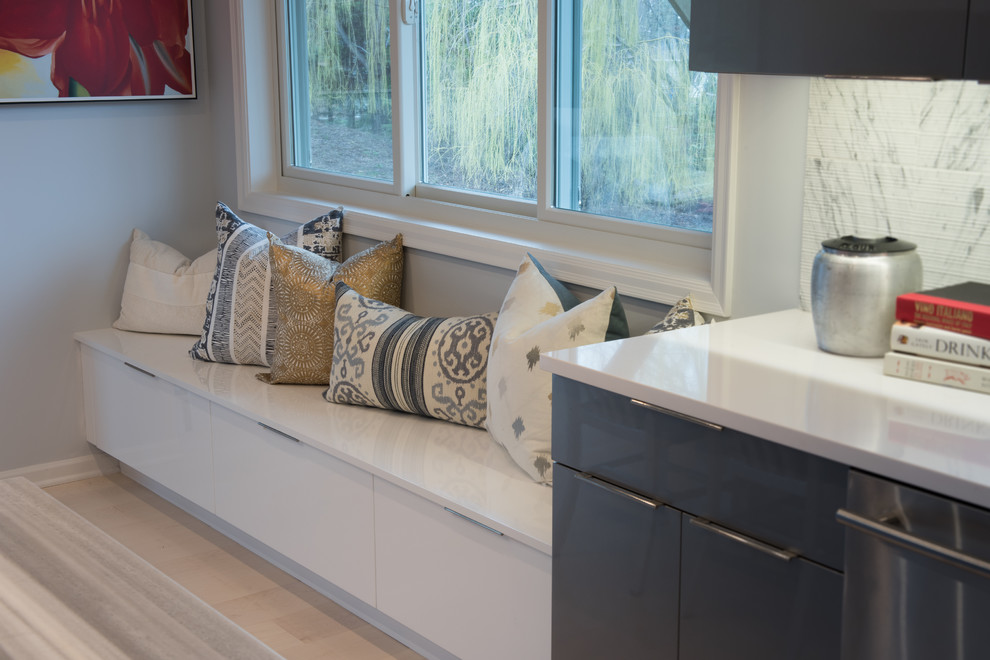 Example of a minimalist kitchen design in Minneapolis