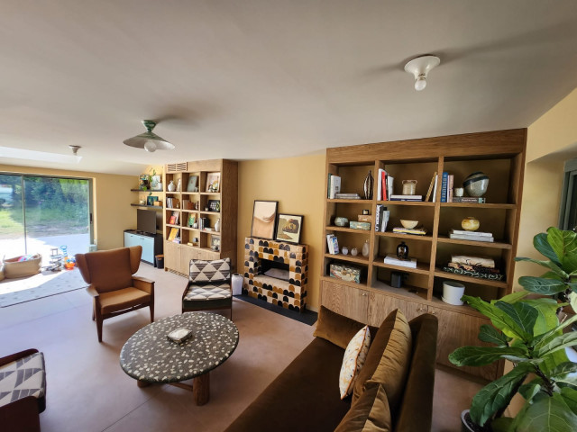 Contemporary oak display contemporary-vardagsrum