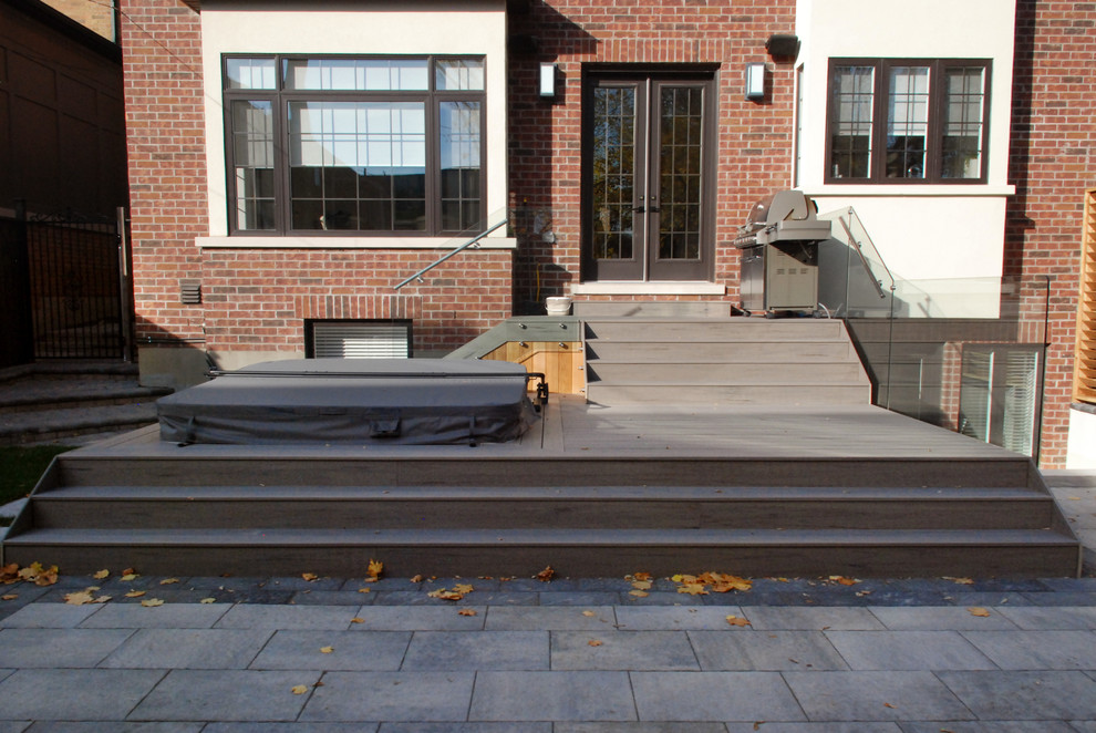 Minimalist deck photo in Toronto