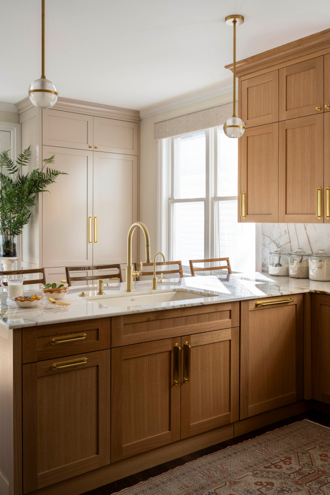 Transitional kitchen photo in Chicago
