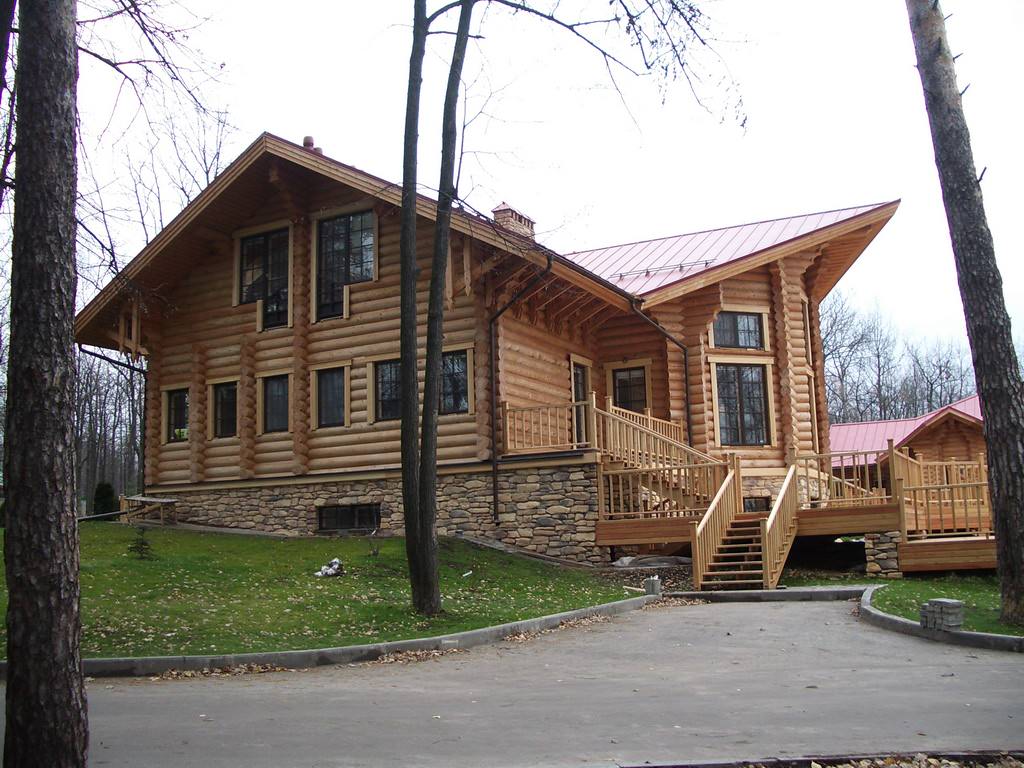 Гостевой дом. Калиброванное бревно. Канадская рубка. Диаметр 35-45 см.