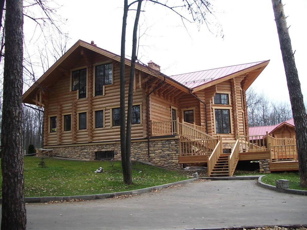 Гостевой дом. Калиброванное бревно. Канадская рубка. Диаметр 35-45 см.