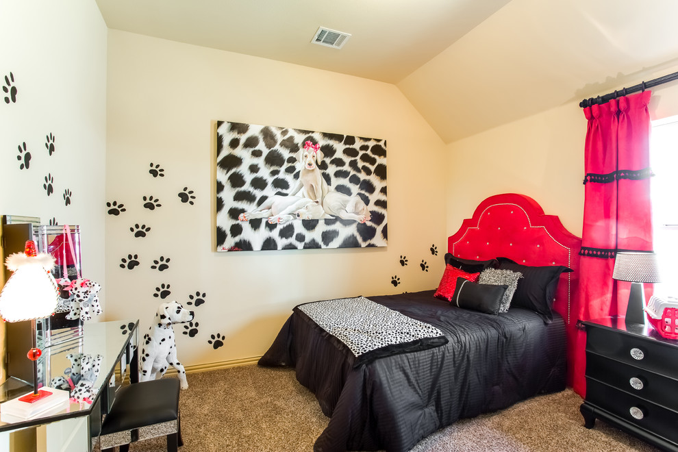 Large transitional kids' bedroom in Dallas with beige walls and carpet for girls.