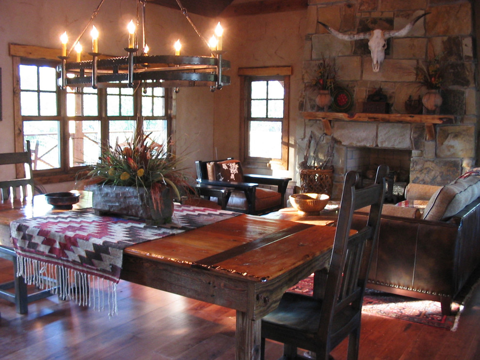 This is an example of a country living room in Austin.