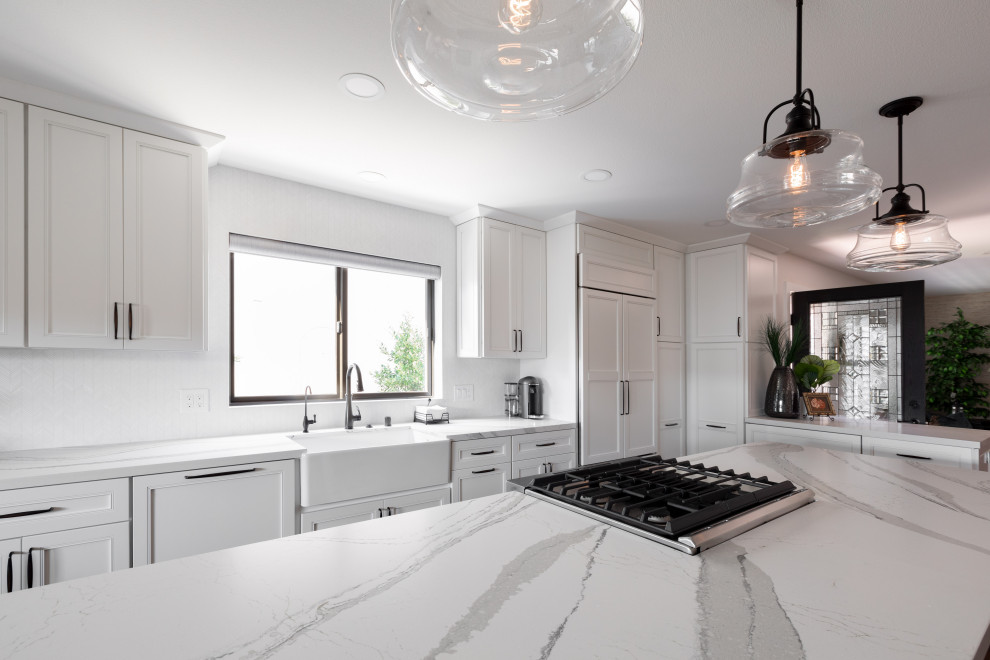 Example of a transitional kitchen design in Orange County