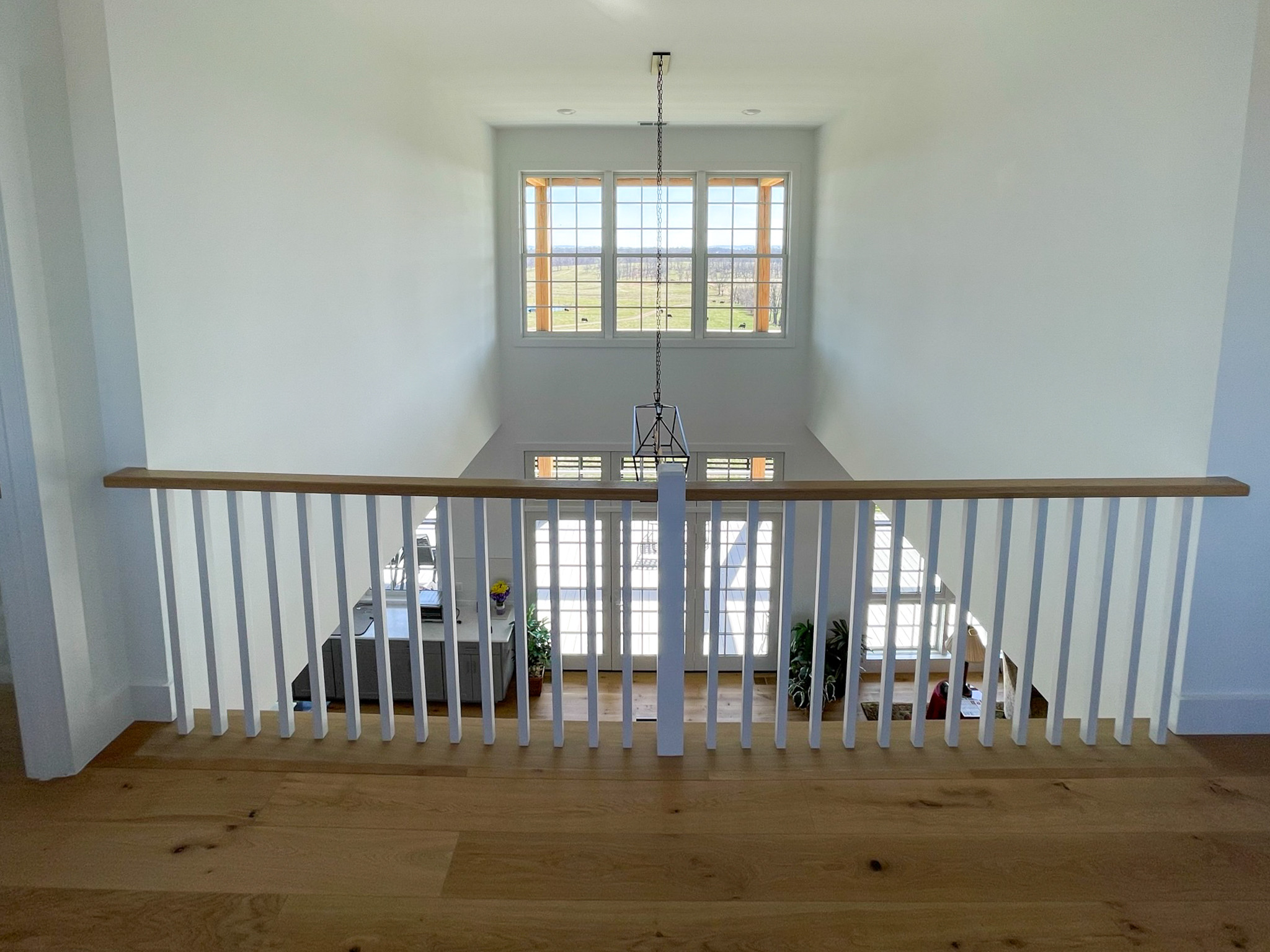 91_U-Shaped Floating Staircase Surrounded by Bucolic Mountain Views, Winchester,