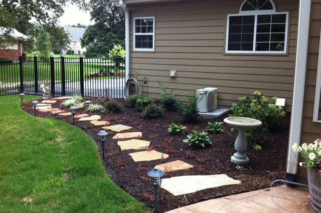 Flagstone Walkway - Traditional - Landscape - St Louis - by KF Landscapes
