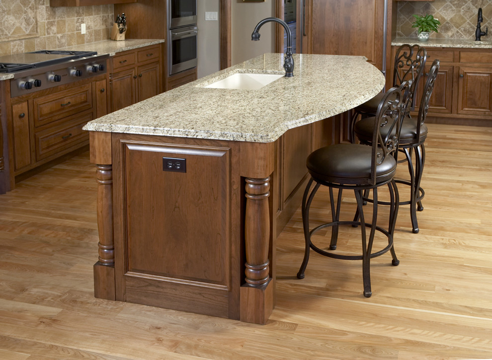 Kitchen - transitional kitchen idea