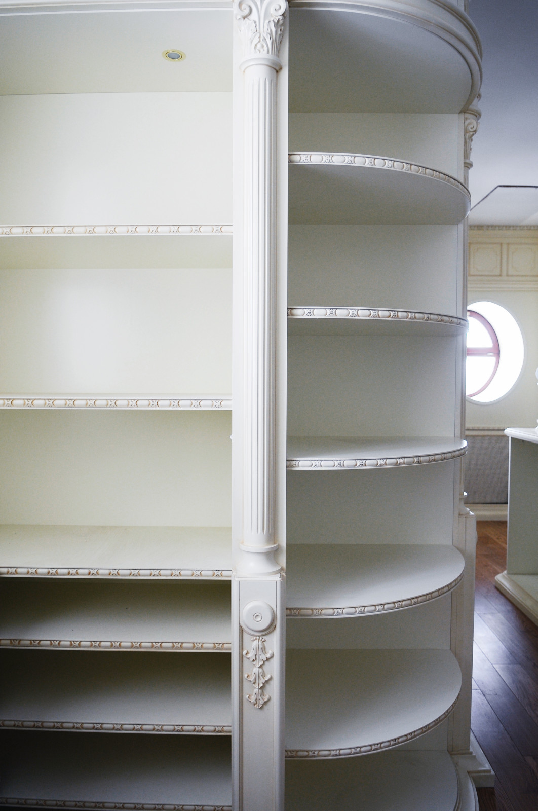 Гардеробная в Классическом стиле